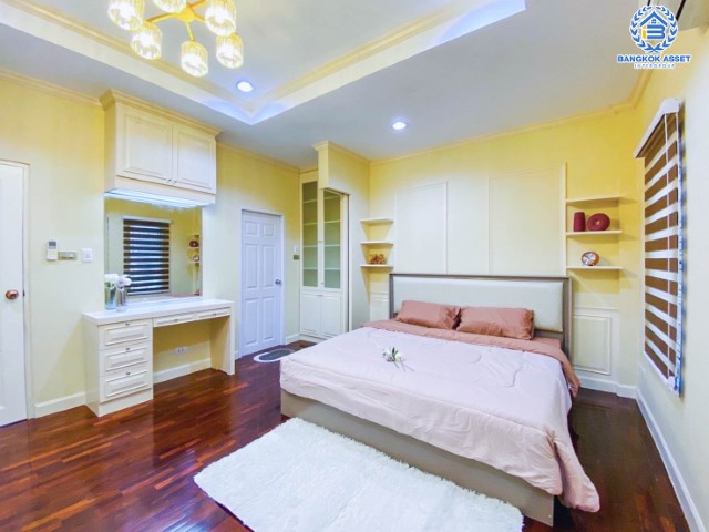 *****ทาวน์เฮ้าส์มือสอง ย่านนนทบุรี ม.นนทรีพลัส บางกรวย-ไทรน้อย เนื้อที่กว้าง 20 ตร.ว. ฟังก์ชัน 4 ห้องนอน 2 ห้องน้ำ ที่จอดรถ 1 คัน บ้านสวย สภาพแวดล้อมน่าอยู่อาศัย บนทำเลแห่งการเดินทาง เชื่อมต่อถนนบางกรวย-ไทรน้อย, ถนนนครอินทร์, ถนนราชพฤกษ์ และทางด่วน "ศรีรัช" จองด่วน!